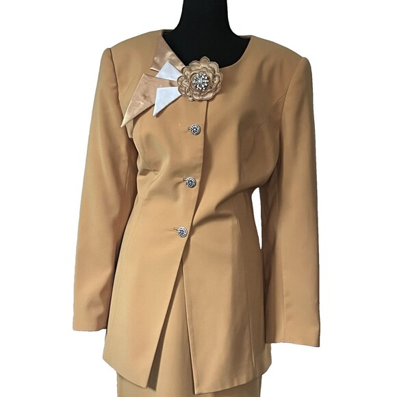 VTG Elite Champagne 2-Piece Rhinestone Embellished Skirt Suit Size 14 - Picture 3 of 4